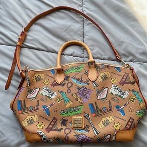 Dooney and Bourke shoulder bag. Very lightly used. No damage